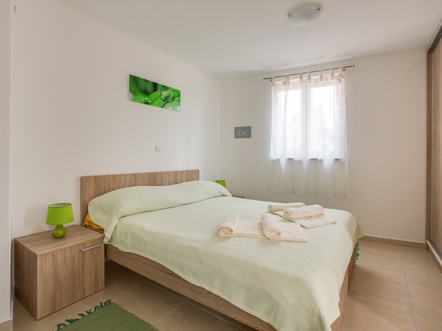 Green studio apartment